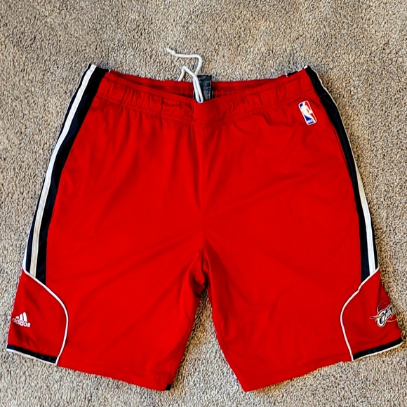 Cavs Mens Shorts Adidas sz L - Picture 1 of 3